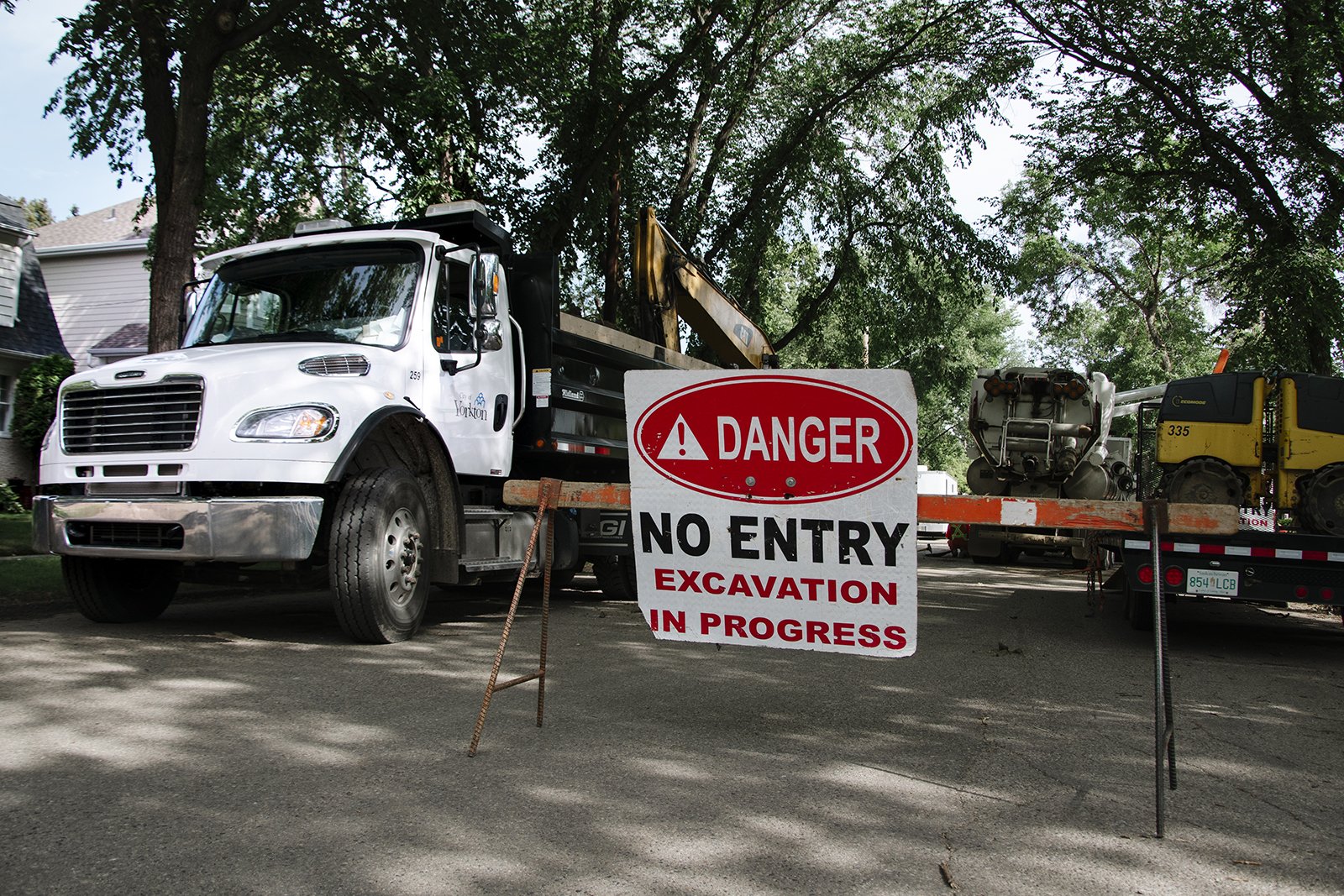 construction sign with truck